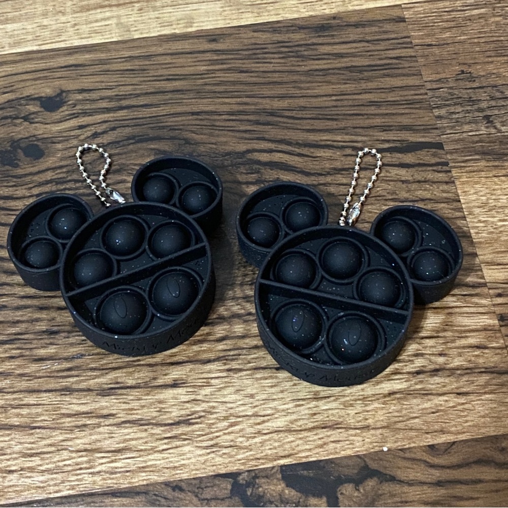 🔥3 for $10🔥 Two Mickey Mouse Pop It Keychains